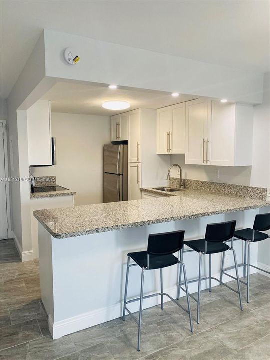 For Rent: $2,350 (2 beds, 2 baths, 1040 Square Feet)