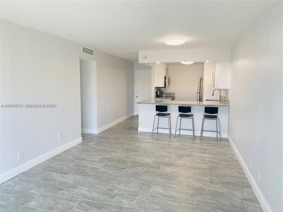 For Rent: $2,350 (2 beds, 2 baths, 1040 Square Feet)