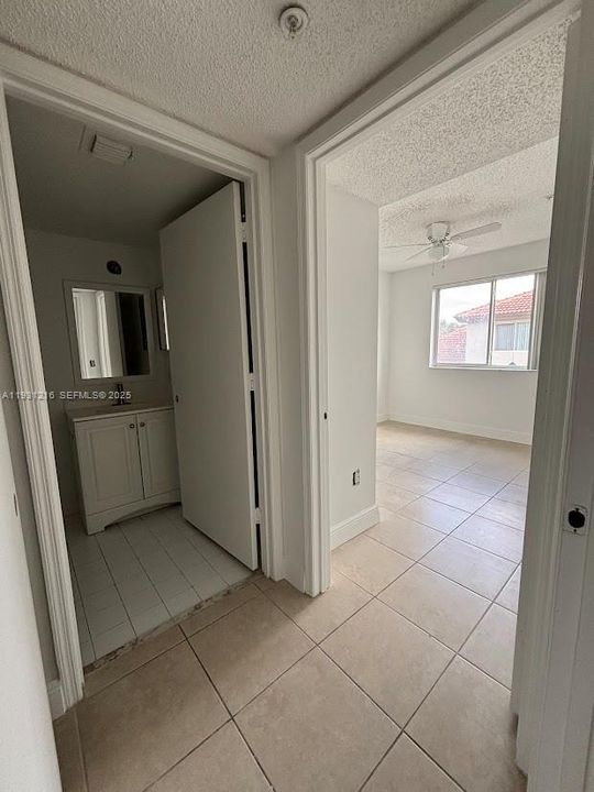 出租: $2,199 (2 贝兹, 2 浴室, 820 平方英尺)