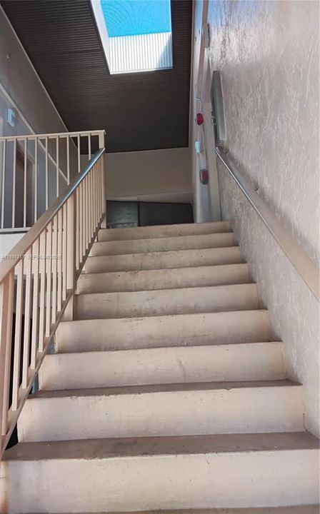 待售: $185,000 (1 贝兹, 1 浴室, 650 平方英尺)