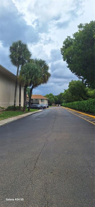 待售: $185,000 (1 贝兹, 1 浴室, 650 平方英尺)