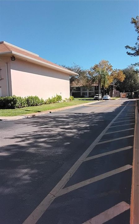 待售: $185,000 (1 贝兹, 1 浴室, 650 平方英尺)