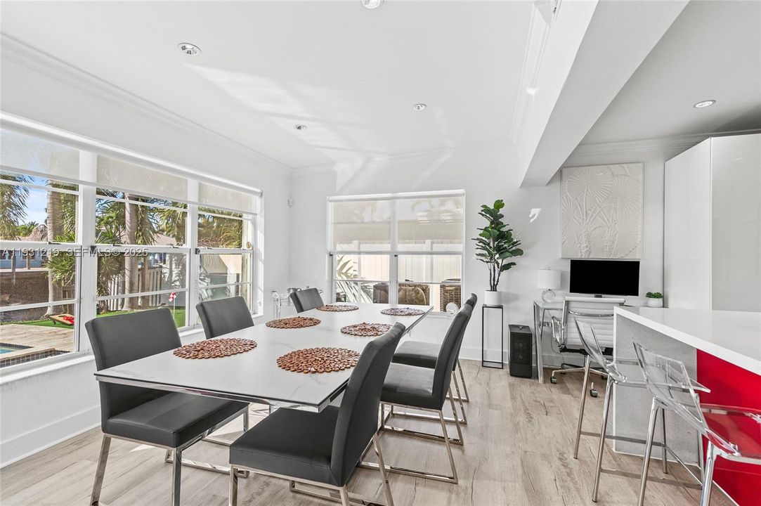 待售: $1,300,000 (3 贝兹, 2 浴室, 1750 平方英尺)