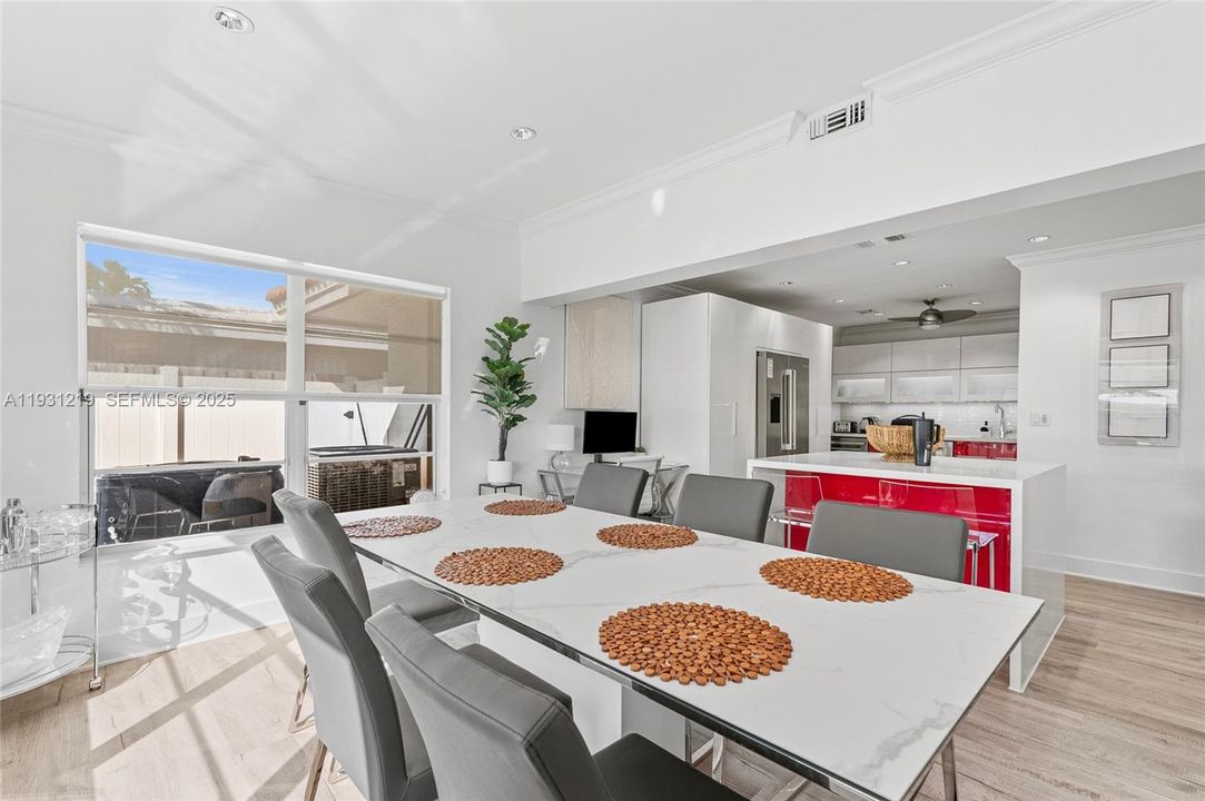 待售: $1,300,000 (3 贝兹, 2 浴室, 1750 平方英尺)