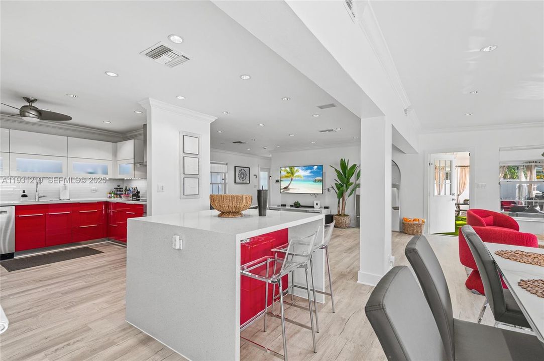 待售: $1,300,000 (3 贝兹, 2 浴室, 1750 平方英尺)