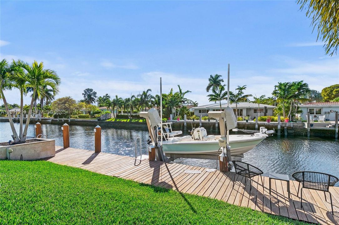 待售: $1,300,000 (3 贝兹, 2 浴室, 1750 平方英尺)