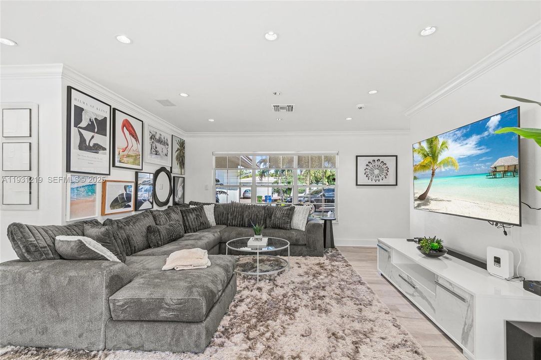 待售: $1,300,000 (3 贝兹, 2 浴室, 1750 平方英尺)