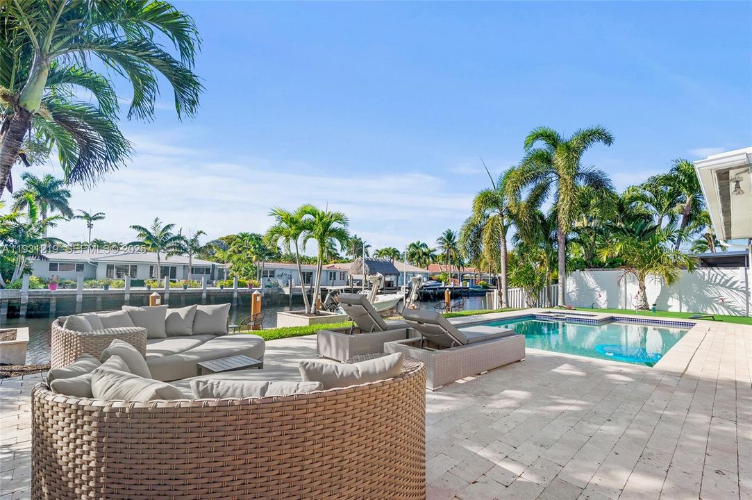 待售: $1,300,000 (3 贝兹, 2 浴室, 1750 平方英尺)