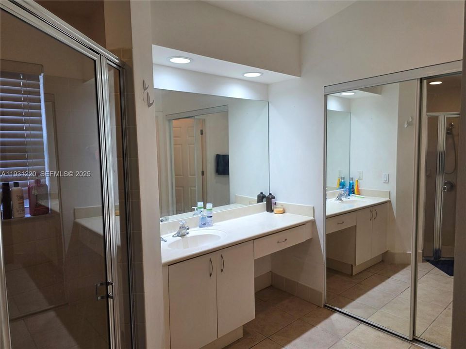 На продажу: $420,000 (3 спален, 2 ванн, 1336 Квадратных фут)