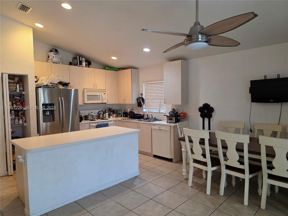 На продажу: $420,000 (3 спален, 2 ванн, 1336 Квадратных фут)