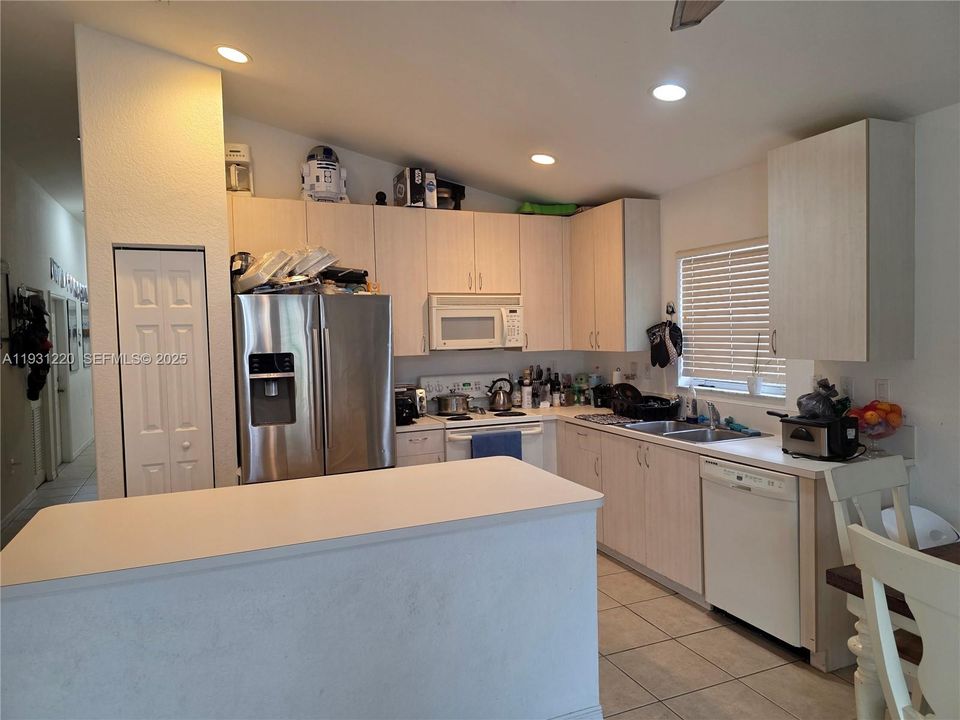 На продажу: $420,000 (3 спален, 2 ванн, 1336 Квадратных фут)