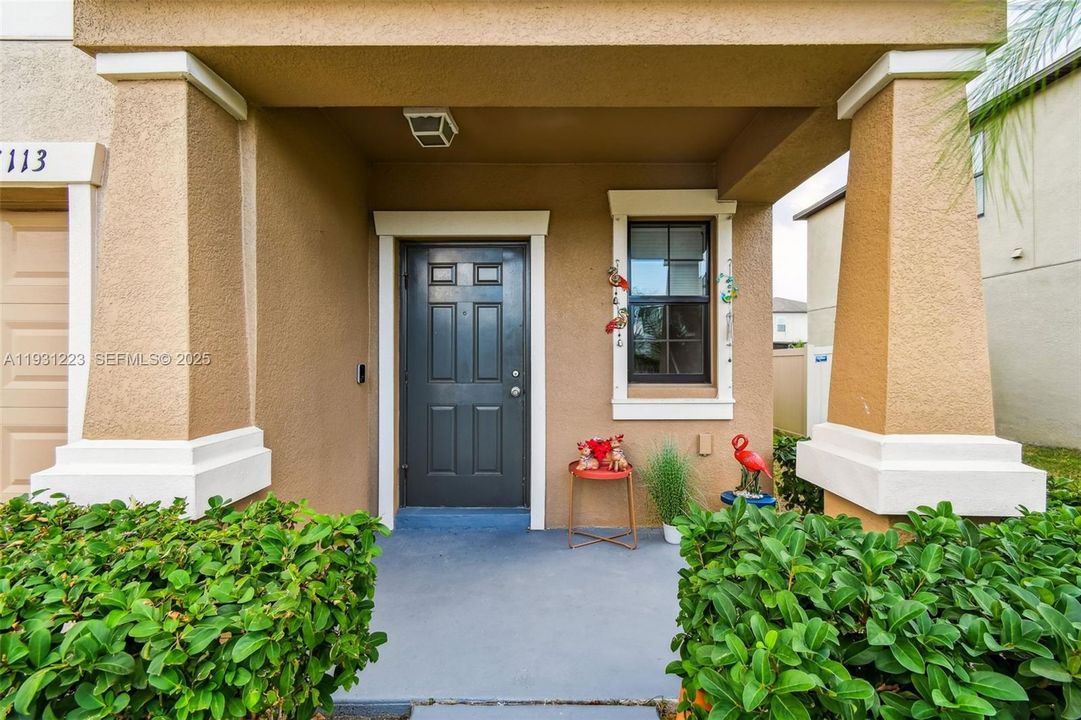 En Venta: $385,000 (6 camas, 3 baños, 2614 Pies cuadrados)