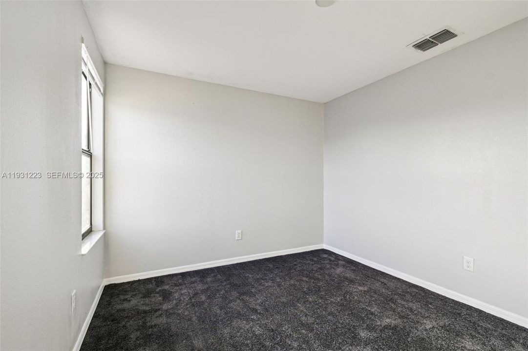 En Venta: $385,000 (6 camas, 3 baños, 2614 Pies cuadrados)