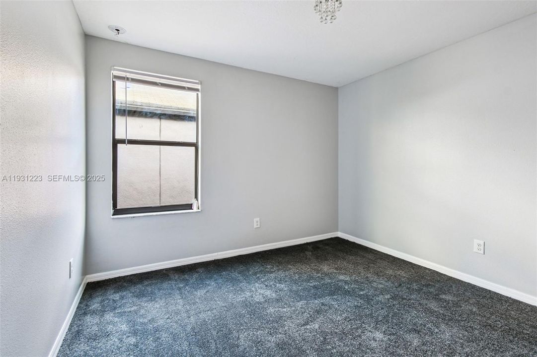 En Venta: $385,000 (6 camas, 3 baños, 2614 Pies cuadrados)