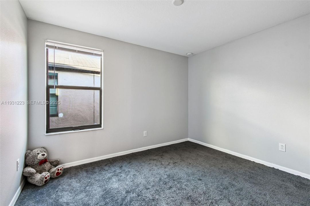 En Venta: $385,000 (6 camas, 3 baños, 2614 Pies cuadrados)