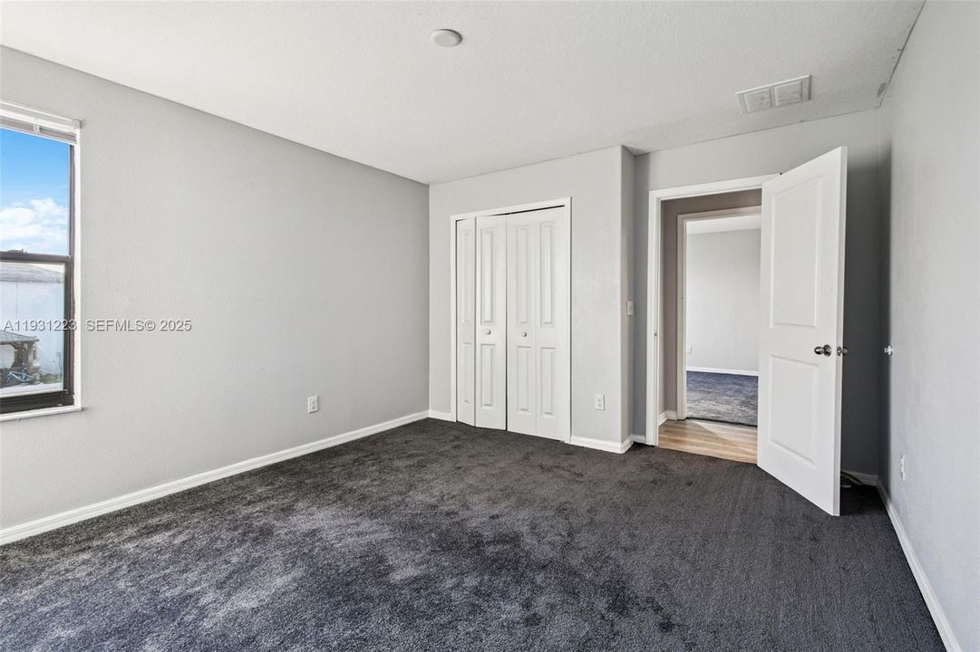 En Venta: $385,000 (6 camas, 3 baños, 2614 Pies cuadrados)