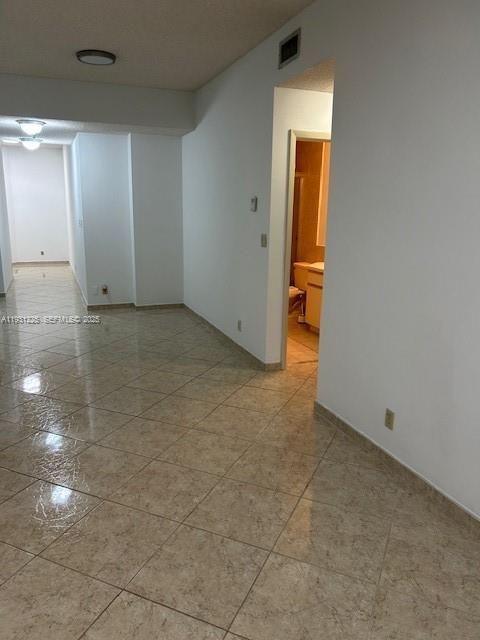 出租: $3,400 (2 贝兹, 2 浴室, 1190 平方英尺)