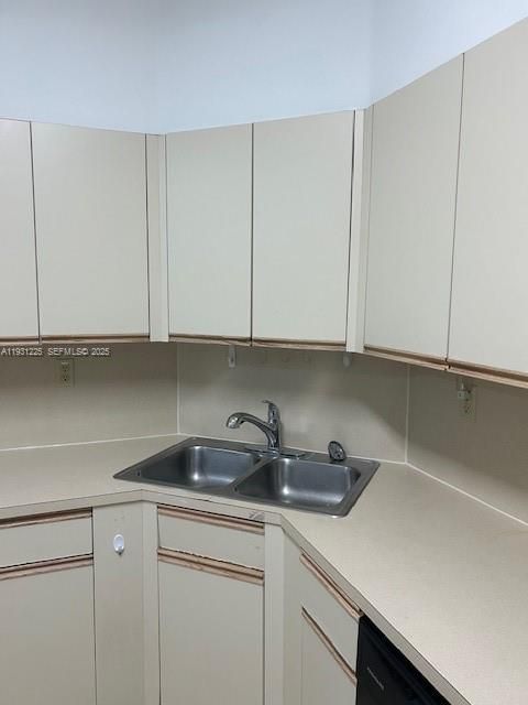 出租: $3,400 (2 贝兹, 2 浴室, 1190 平方英尺)