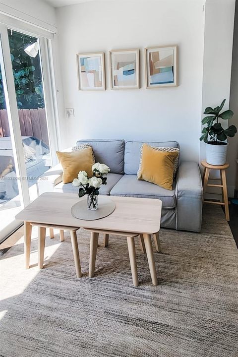 待售: $1,100,000 (3 贝兹, 2 浴室, 1588 平方英尺)