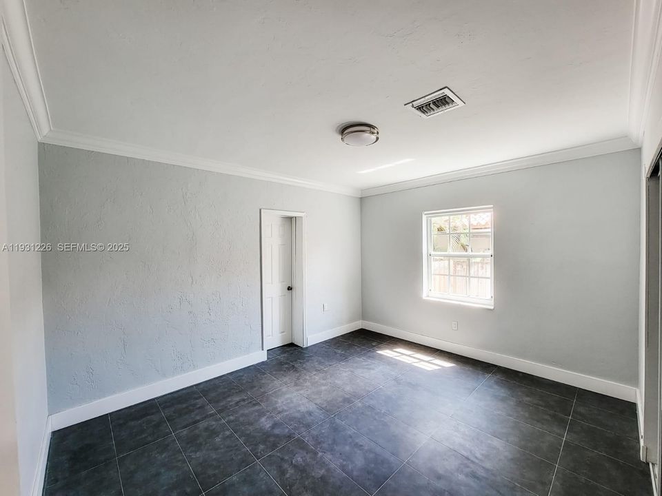 待售: $1,100,000 (3 贝兹, 2 浴室, 1588 平方英尺)