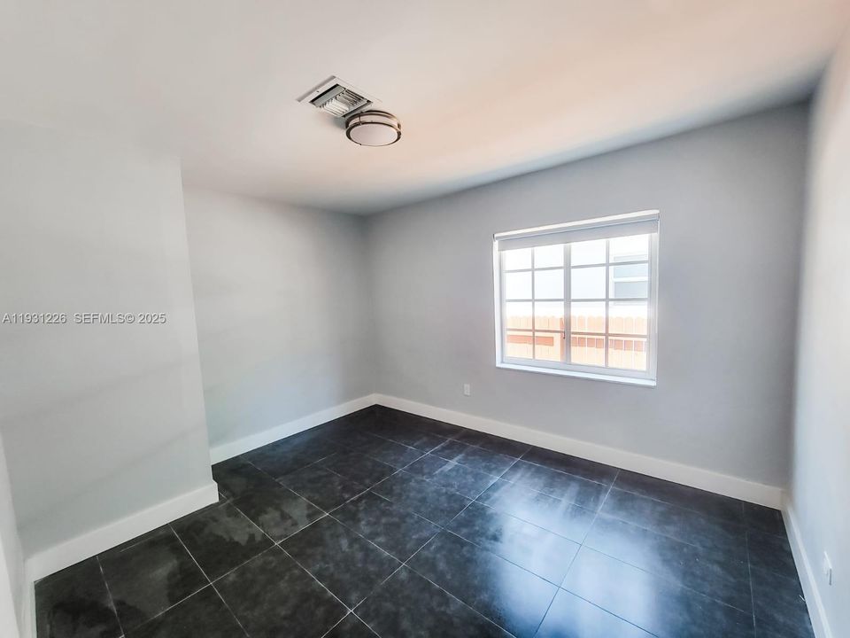 待售: $1,100,000 (3 贝兹, 2 浴室, 1588 平方英尺)