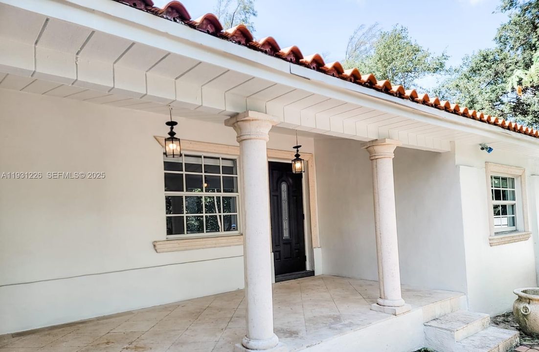 待售: $1,100,000 (3 贝兹, 2 浴室, 1588 平方英尺)