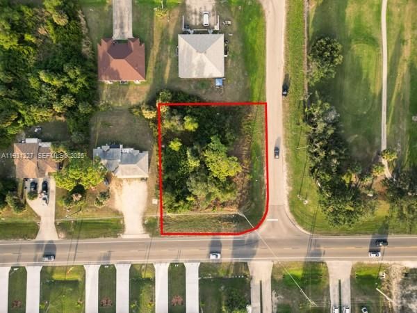 На продажу: $65,000 (0.30 acres)