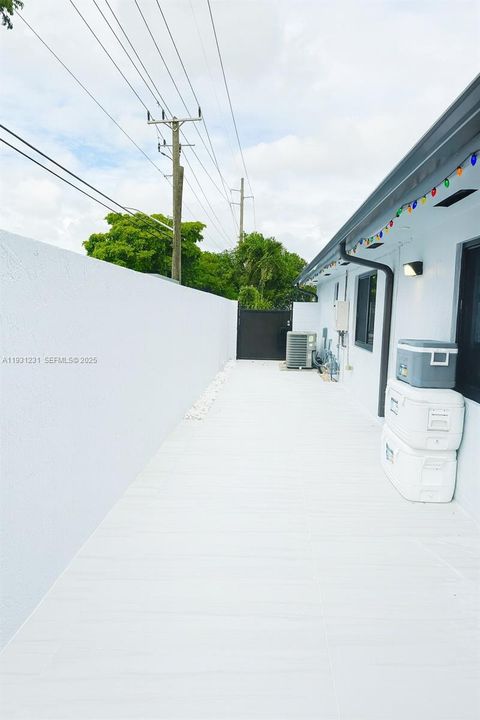 For Sale: $649,000 (3 beds, 2 baths, 1664 Square Feet)