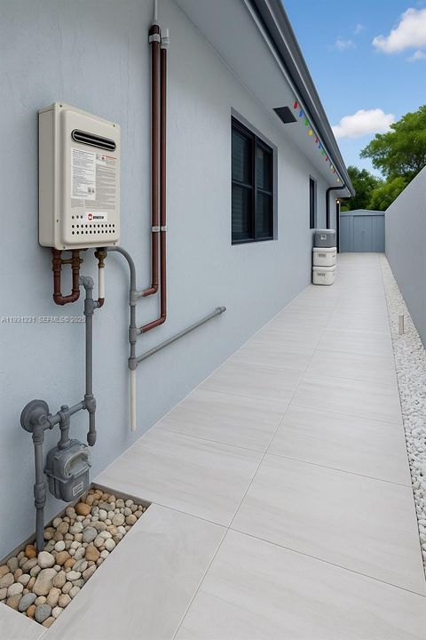 For Sale: $649,000 (3 beds, 2 baths, 1664 Square Feet)