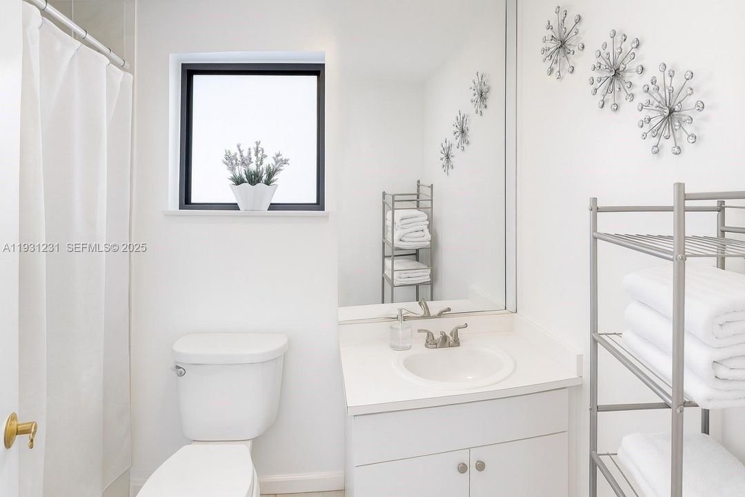 For Sale: $649,000 (3 beds, 2 baths, 1664 Square Feet)