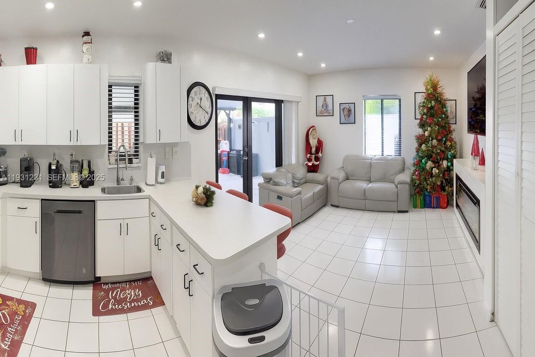 For Sale: $649,000 (3 beds, 2 baths, 1664 Square Feet)