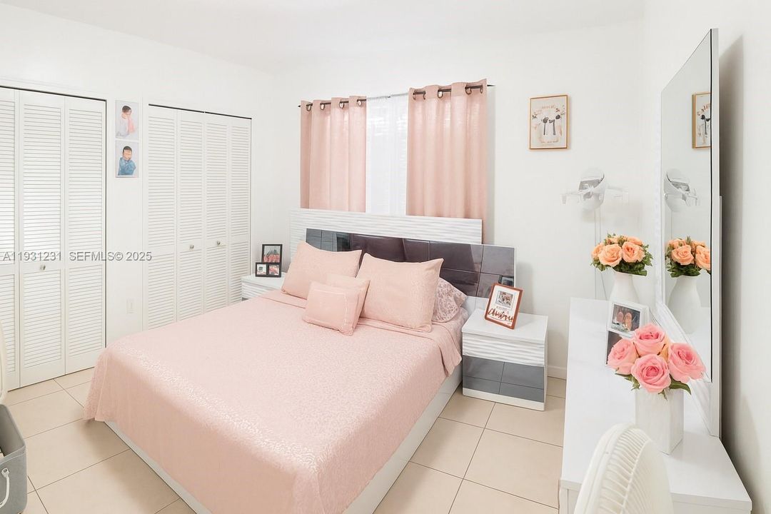 For Sale: $649,000 (3 beds, 2 baths, 1664 Square Feet)