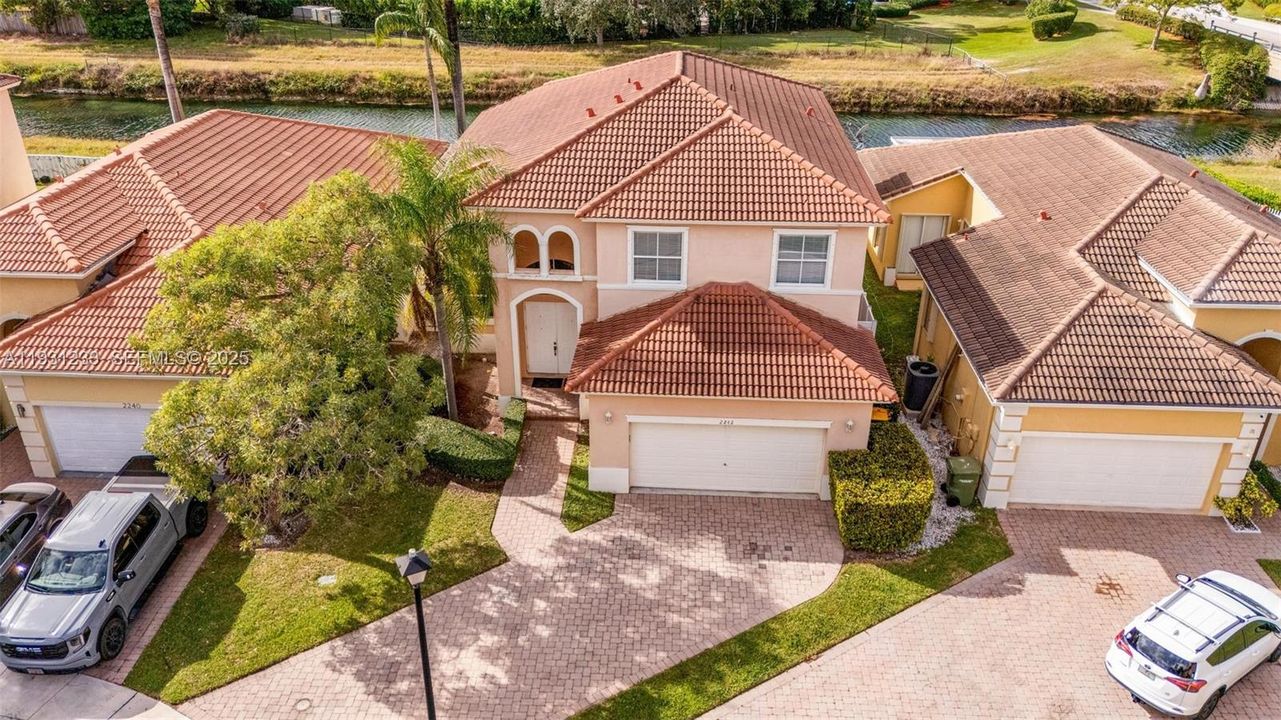 En Venta: $584 (5 camas, 3 baños, 2494 Pies cuadrados)