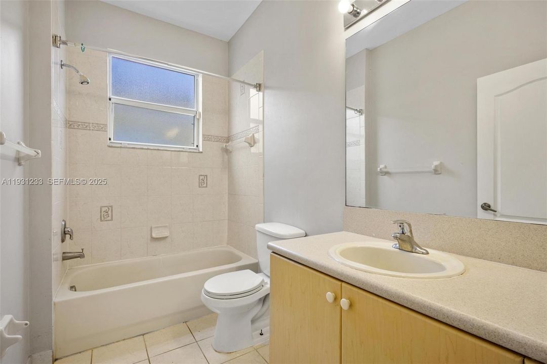 En Venta: $584 (5 camas, 3 baños, 2494 Pies cuadrados)