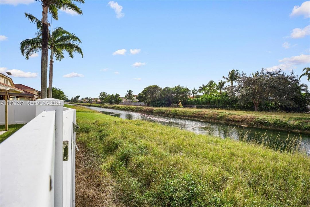 En Venta: $584 (5 camas, 3 baños, 2494 Pies cuadrados)