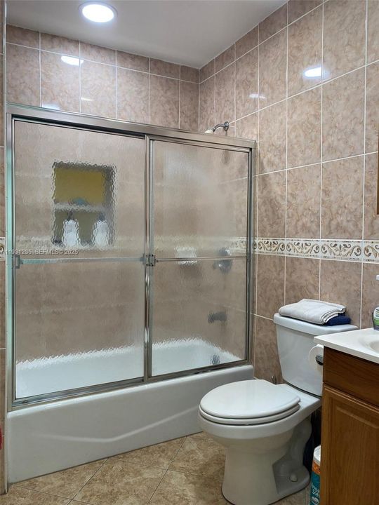 На продажу: $490,000 (2 спален, 1 ванн, 983 Квадратных фут)