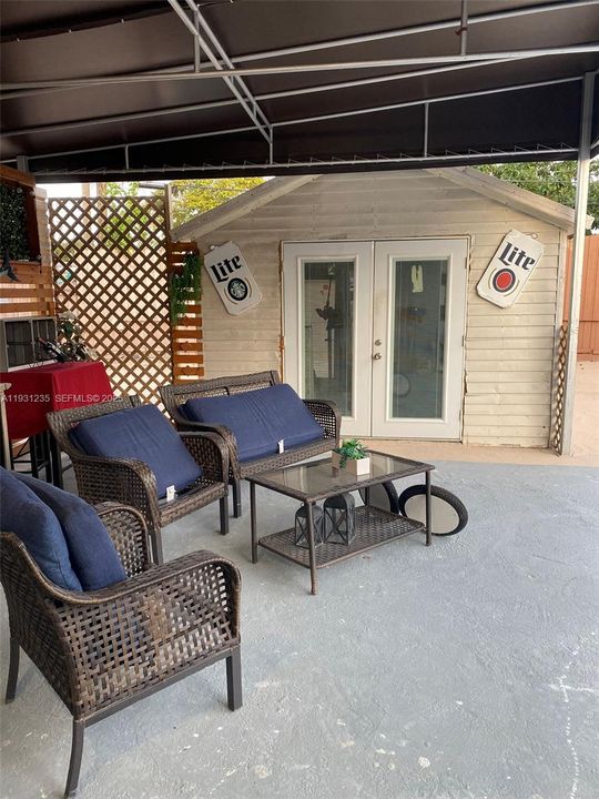 На продажу: $490,000 (2 спален, 1 ванн, 983 Квадратных фут)