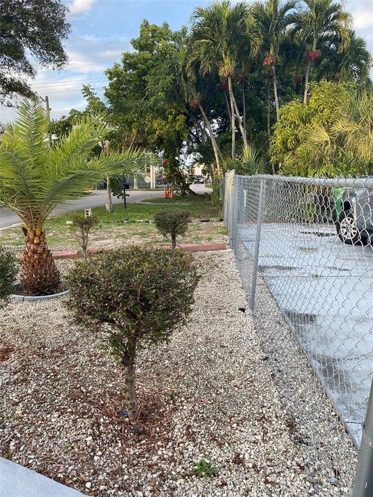 На продажу: $490,000 (2 спален, 1 ванн, 983 Квадратных фут)