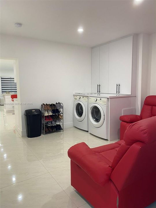 На продажу: $490,000 (2 спален, 1 ванн, 983 Квадратных фут)