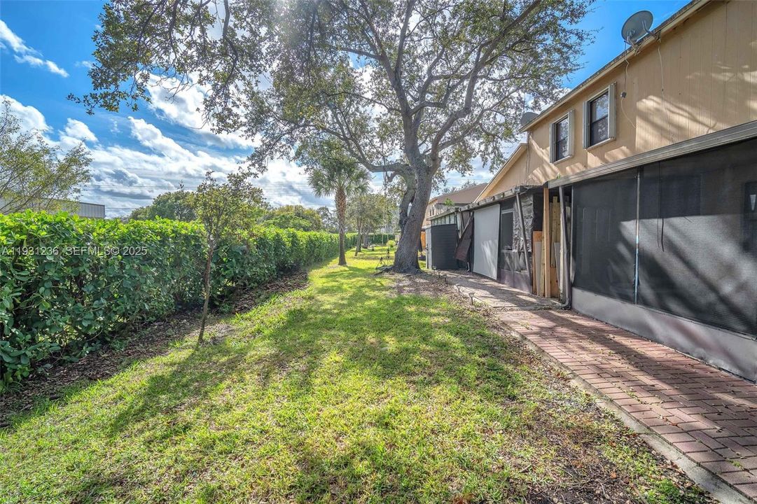 For Sale: $320,000 (3 beds, 2 baths, 1428 Square Feet)