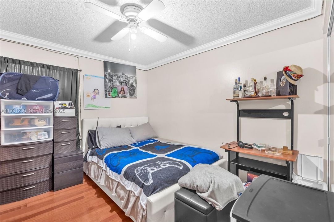 For Sale: $320,000 (3 beds, 2 baths, 1428 Square Feet)