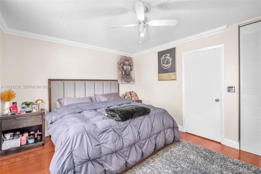 For Sale: $320,000 (3 beds, 2 baths, 1428 Square Feet)