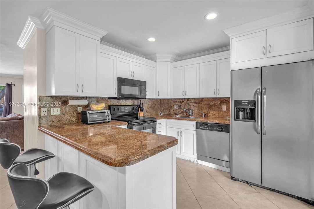 For Sale: $320,000 (3 beds, 2 baths, 1428 Square Feet)