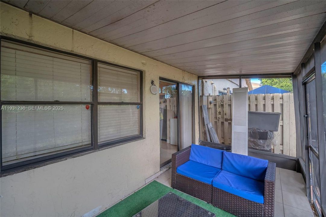 For Sale: $320,000 (3 beds, 2 baths, 1428 Square Feet)