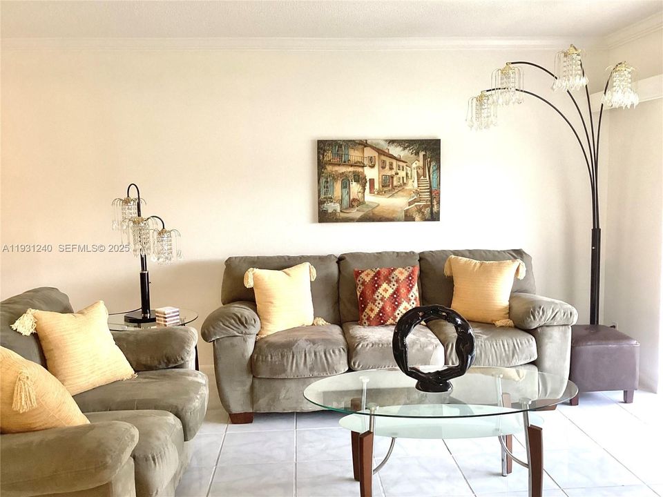 В аренду: $1,800 (2 спален, 2 ванн, 1170 Квадратных фут)