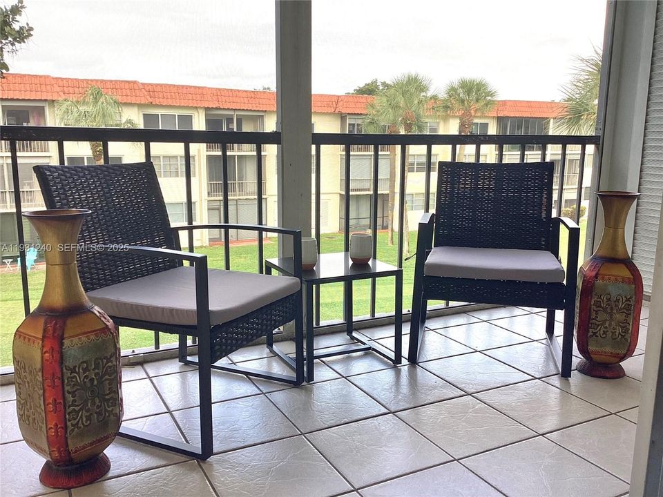 В аренду: $1,800 (2 спален, 2 ванн, 1170 Квадратных фут)