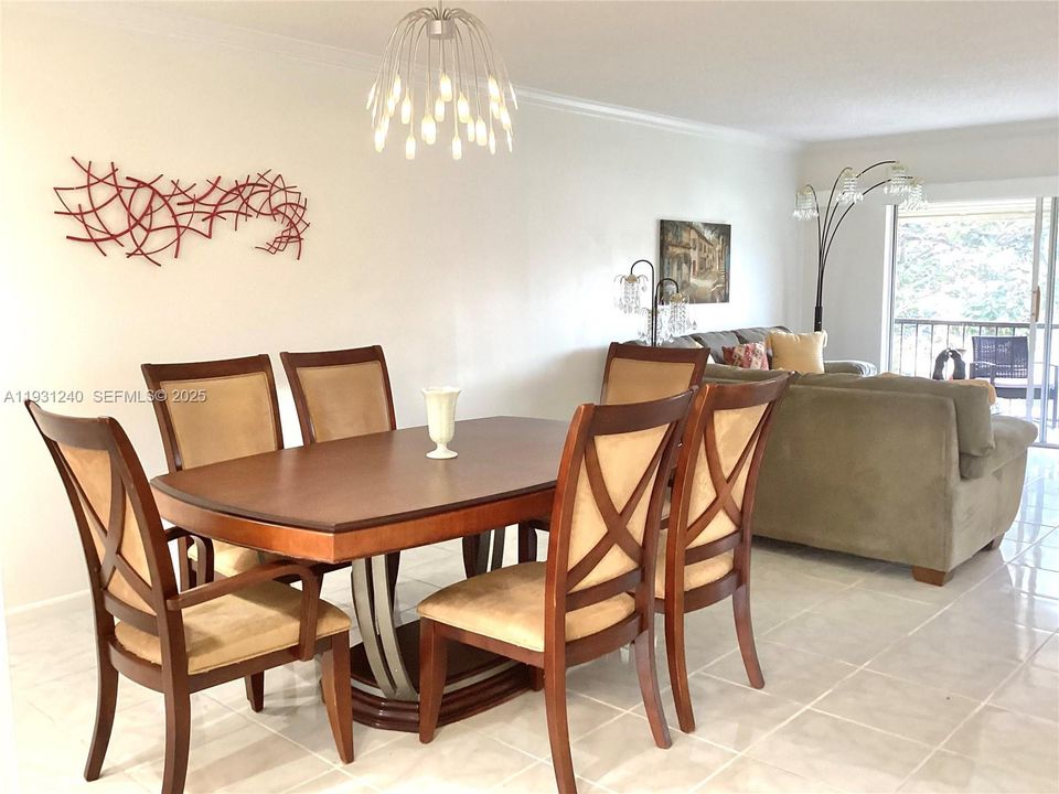 В аренду: $1,800 (2 спален, 2 ванн, 1170 Квадратных фут)