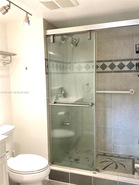 В аренду: $1,800 (2 спален, 2 ванн, 1170 Квадратных фут)