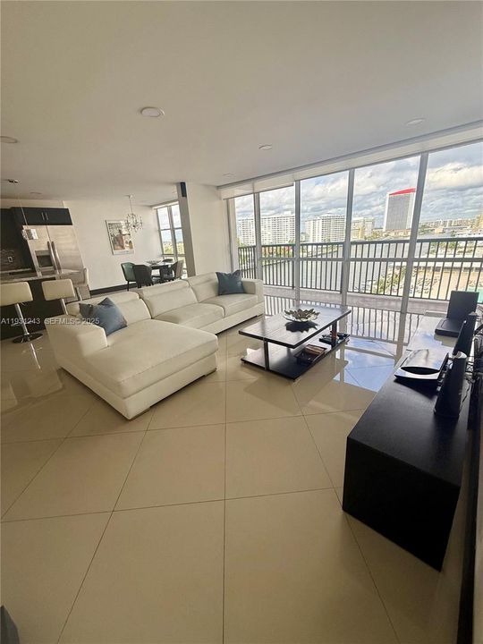 For Rent: $3,400 (2 beds, 2 baths, 1270 Square Feet)