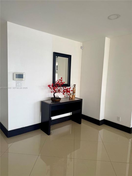 For Rent: $3,400 (2 beds, 2 baths, 1270 Square Feet)